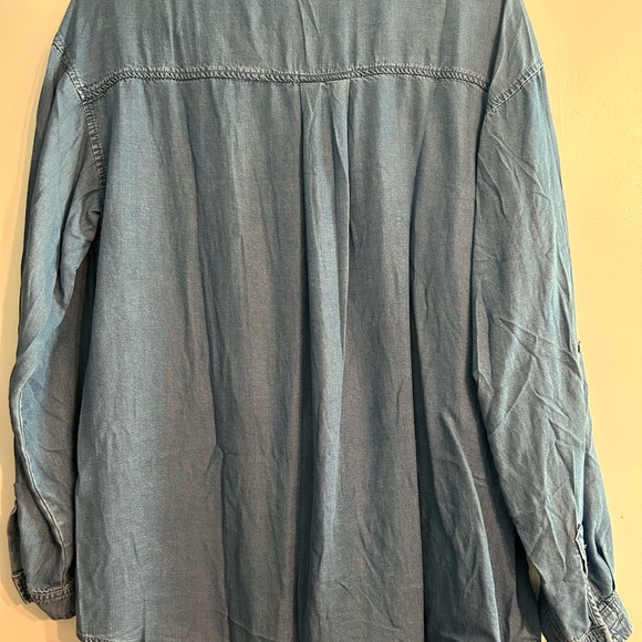 Zenana Chambray Denim style button up shirt XL NWOT - Picture 5 of 5